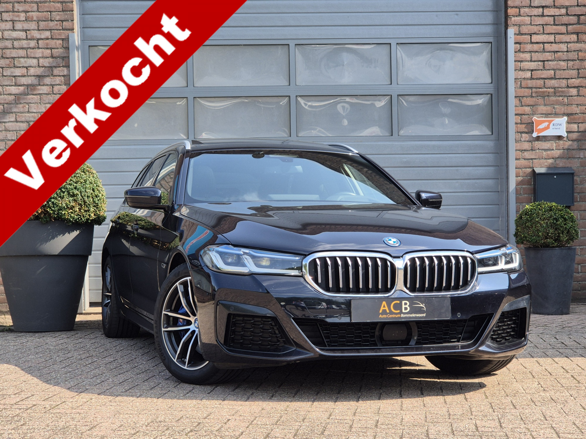 BMW 530e M Sport / Panoramadak / leder / Harman Kardon. Mooie volle auto. 46878154-0.jpg | Auto Centrum Bommelerwaard (A.C.B.) BV