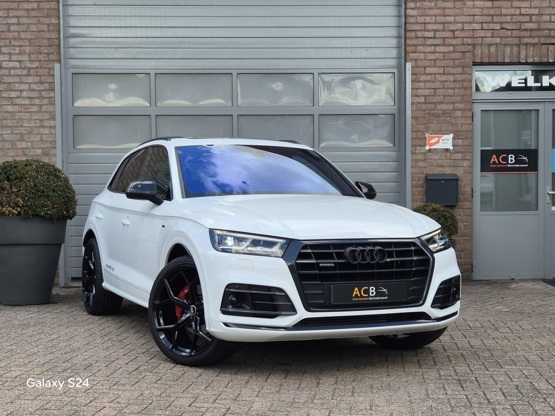 Audi Q5 2.0 TFSI quattro Sport S Line Black Edition 47354244-0.jpg | Auto Centrum Bommelerwaard (A.C.B.) BV