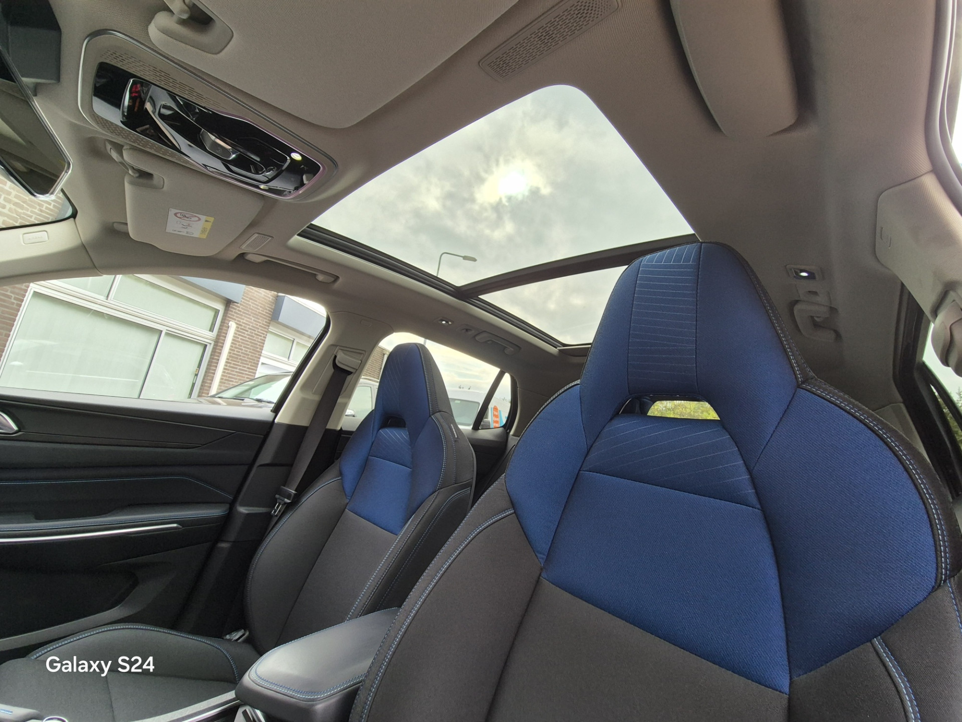 Lynk & Co 01 1.5 47924498-13.jpg | Auto Centrum Bommelerwaard (A.C.B.) BV