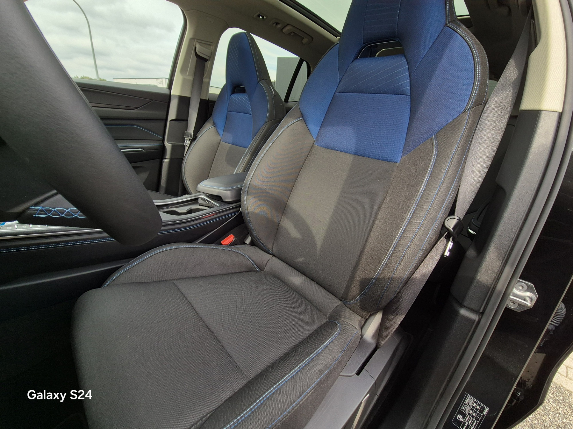 Lynk & Co 01 1.5 47924498-22.jpg | Auto Centrum Bommelerwaard (A.C.B.) BV