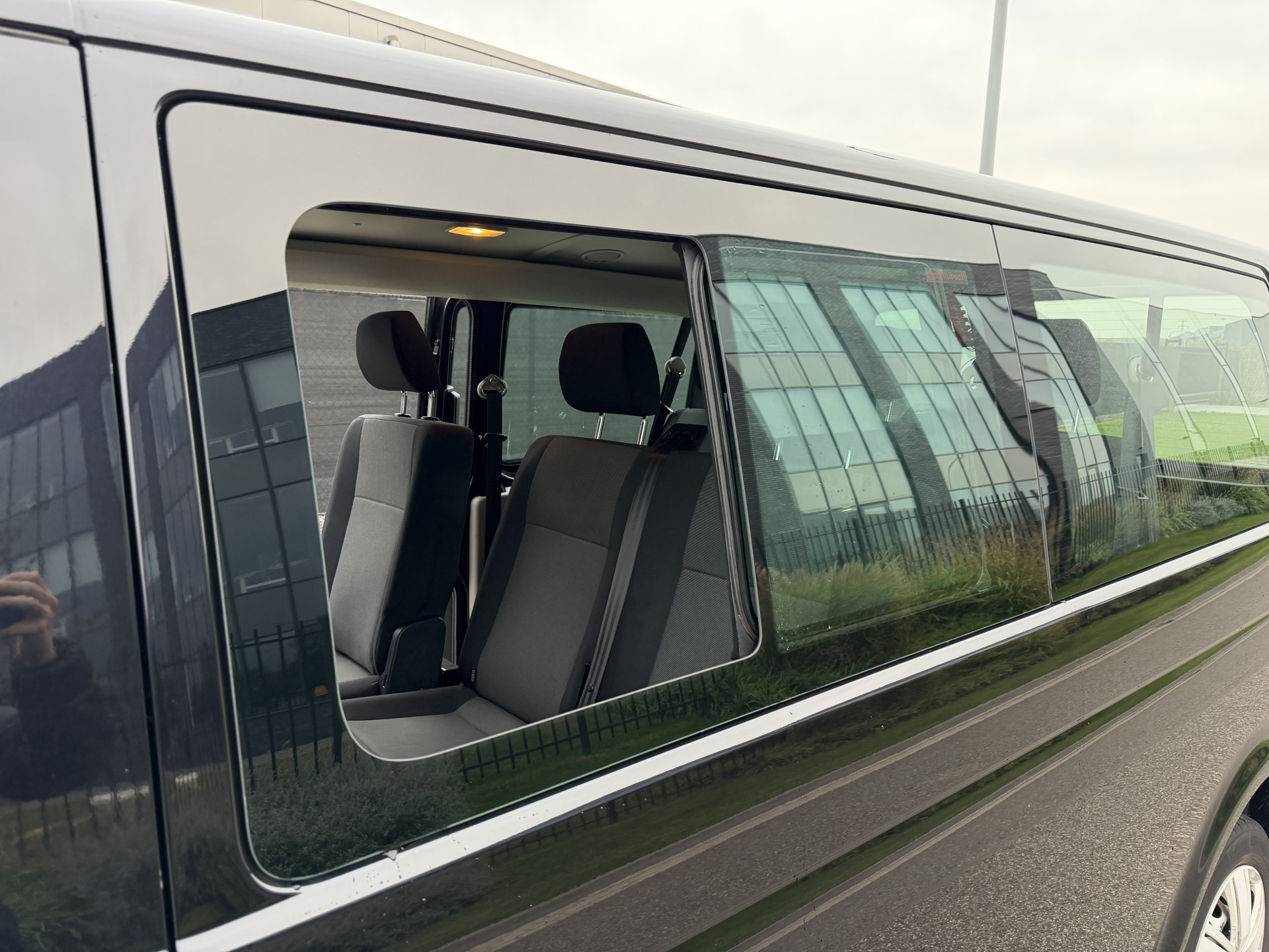 Volkswagen Transporter Multivan, 9 Persoons 2.0 TDI L2H1 Comfortline 48325859-19.jpg | Auto Centrum Bommelerwaard (A.C.B.) BV