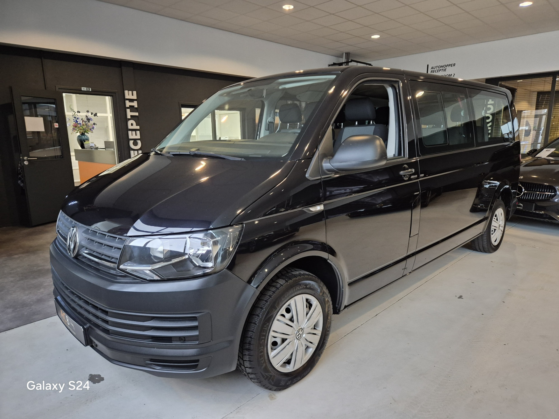 Volkswagen Transporter Multivan, 9 Persoons 2.0 TDI L2H1 Comfortline 48325859-2.jpg | Auto Centrum Bommelerwaard (A.C.B.) BV
