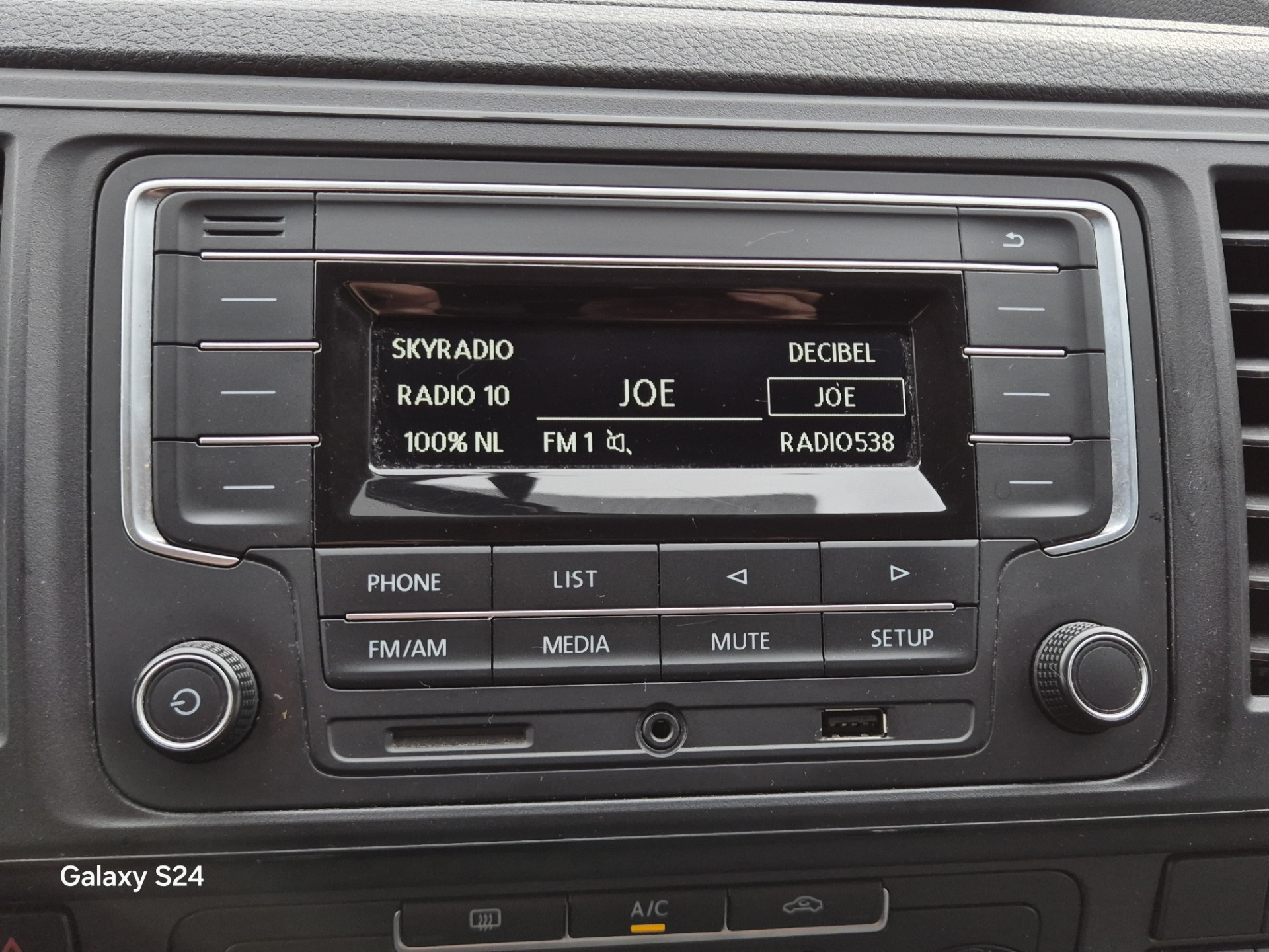 Volkswagen Transporter Multivan, 9 Persoons 2.0 TDI L2H1 Comfortline 48325859-23.jpg | Auto Centrum Bommelerwaard (A.C.B.) BV