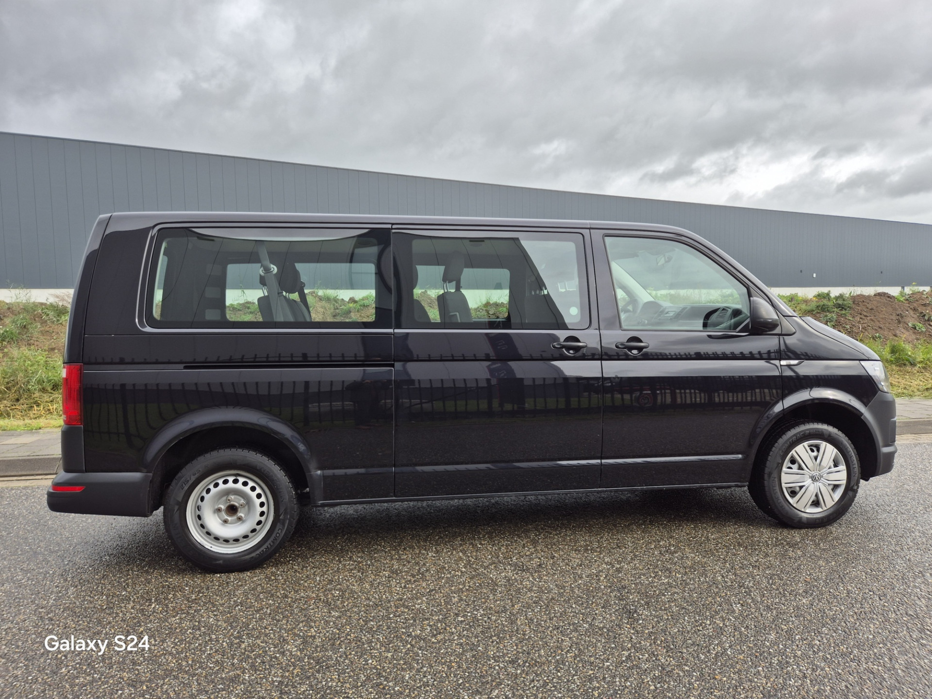 Volkswagen Transporter Multivan, 9 Persoons 2.0 TDI L2H1 Comfortline 48325859-3.jpg | Auto Centrum Bommelerwaard (A.C.B.) BV