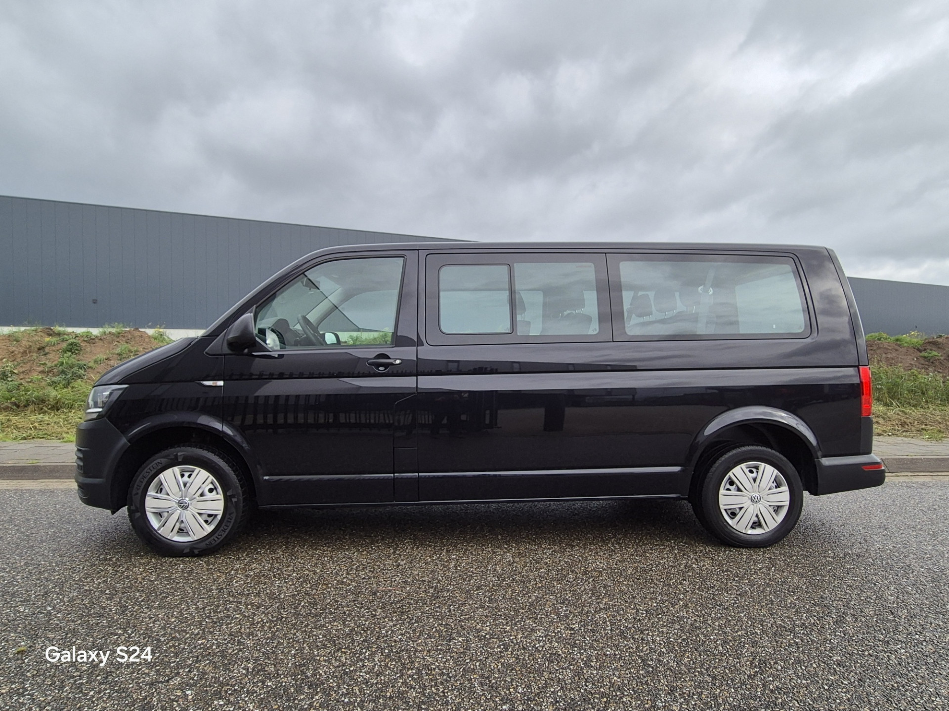 Volkswagen Transporter Multivan, 9 Persoons 2.0 TDI L2H1 Comfortline 48325859-30.jpg | Auto Centrum Bommelerwaard (A.C.B.) BV