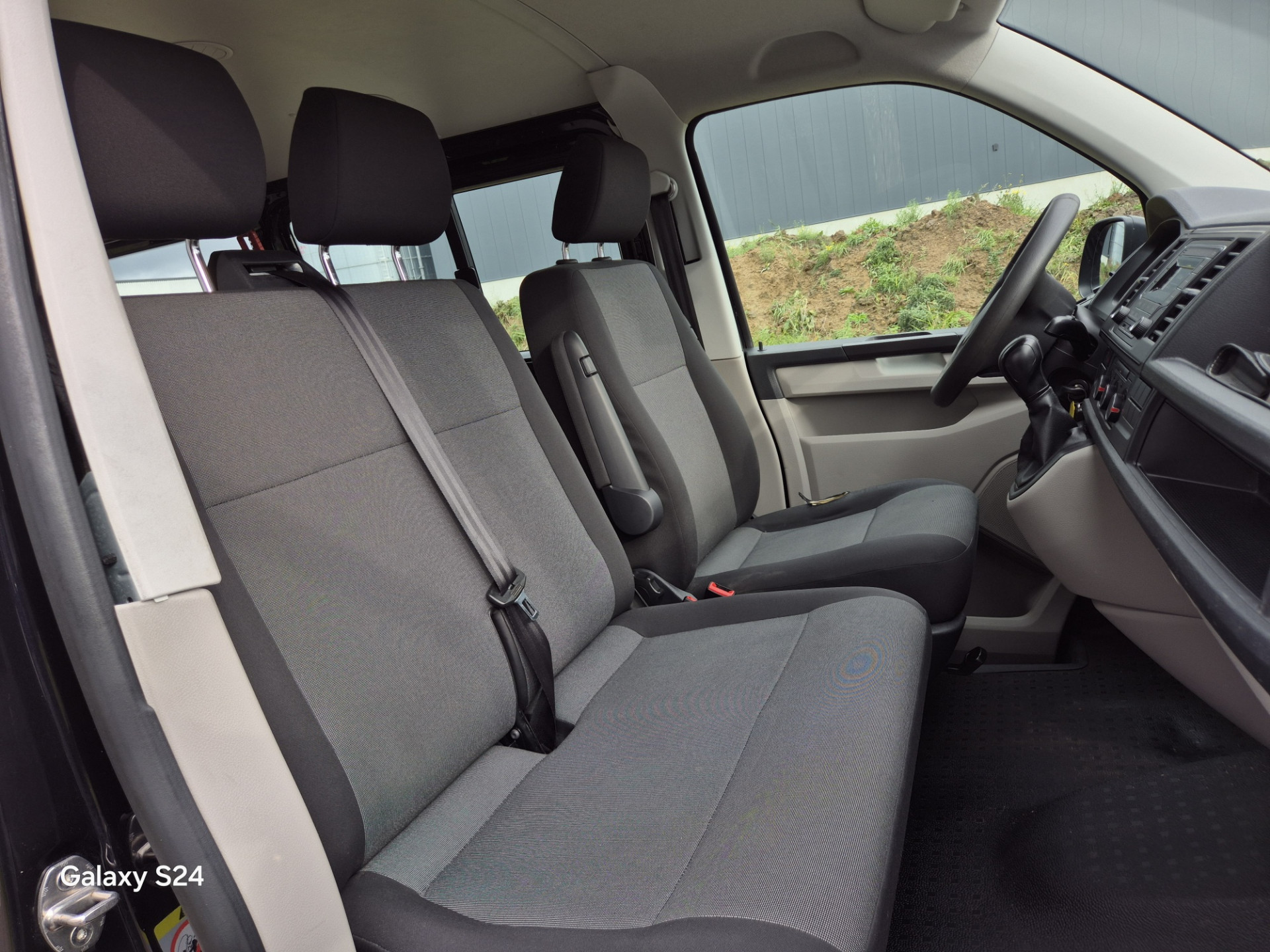 Volkswagen Transporter Multivan, 9 Persoons 2.0 TDI L2H1 Comfortline 48325859-32.jpg | Auto Centrum Bommelerwaard (A.C.B.) BV