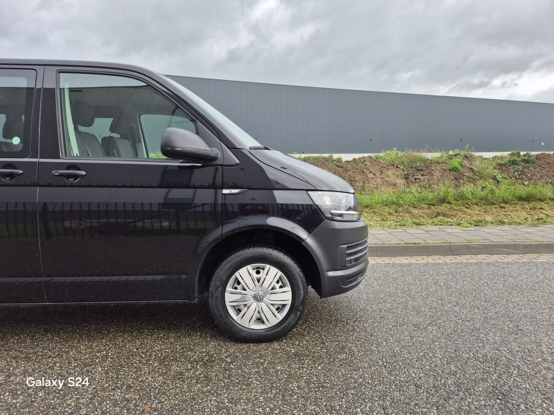 Volkswagen Transporter Multivan, 9 Persoons 2.0 TDI L2H1 Comfortline 48325859-35.jpg | Auto Centrum Bommelerwaard (A.C.B.) BV