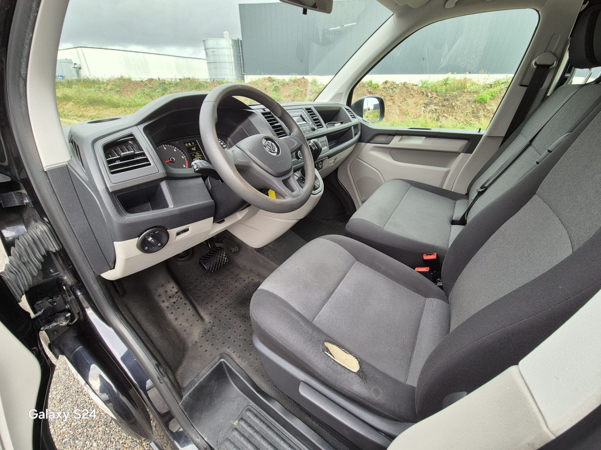 Volkswagen Transporter Multivan, 9 Persoons 2.0 TDI L2H1 Comfortline 48325859-37.jpg | Auto Centrum Bommelerwaard (A.C.B.) BV