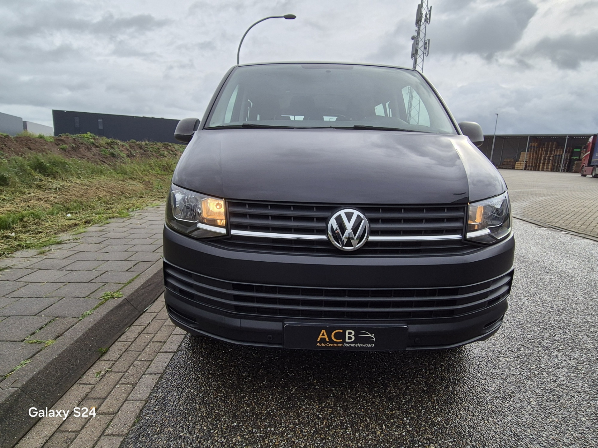 Volkswagen Transporter Multivan, 9 Persoons 2.0 TDI L2H1 Comfortline 48325859-39.jpg | Auto Centrum Bommelerwaard (A.C.B.) BV