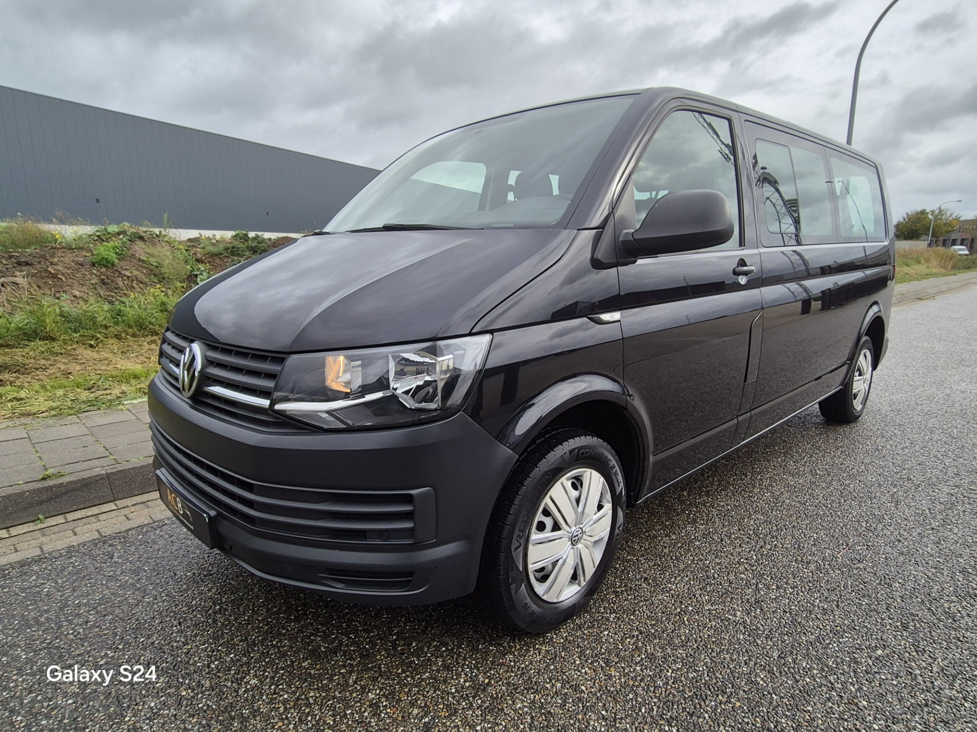Volkswagen Transporter Multivan, 9 Persoons 2.0 TDI L2H1 Comfortline 48325859-8.jpg | Auto Centrum Bommelerwaard (A.C.B.) BV
