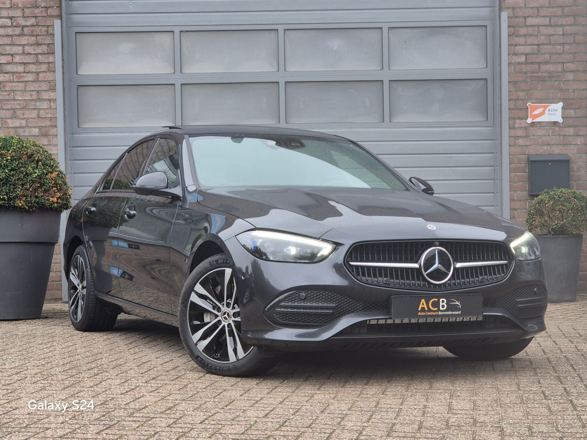 Mercedes-Benz C-Klasse 300 e Business-line 48404619-0.jpg | Auto Centrum Bommelerwaard (A.C.B.) BV