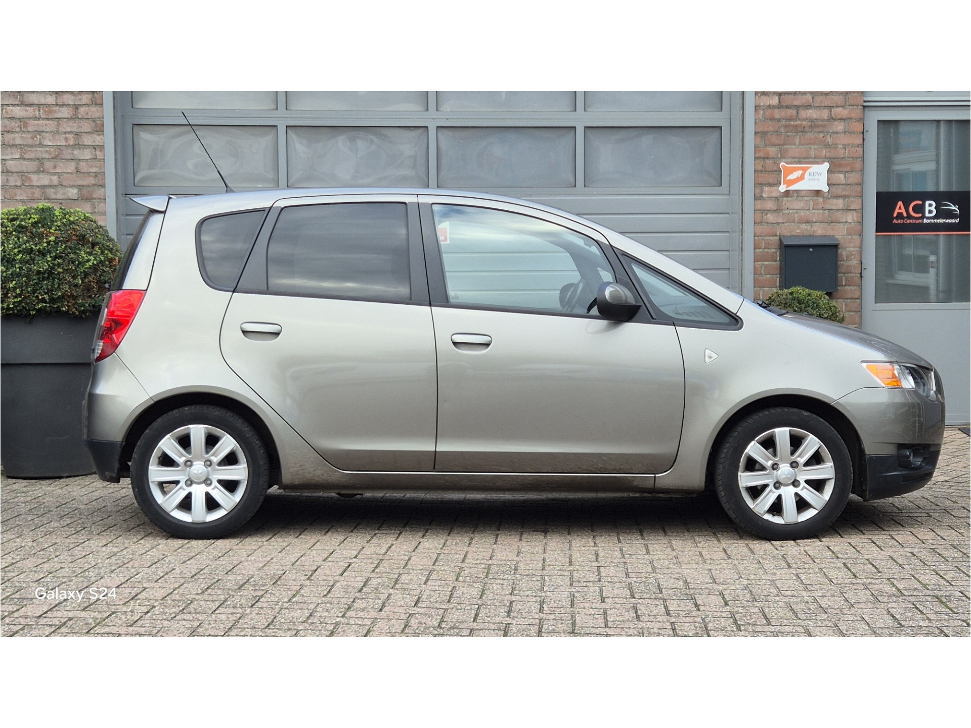 Mitsubishi Colt 1.3 48586963-1.jpg | Auto Centrum Bommelerwaard (A.C.B.) BV