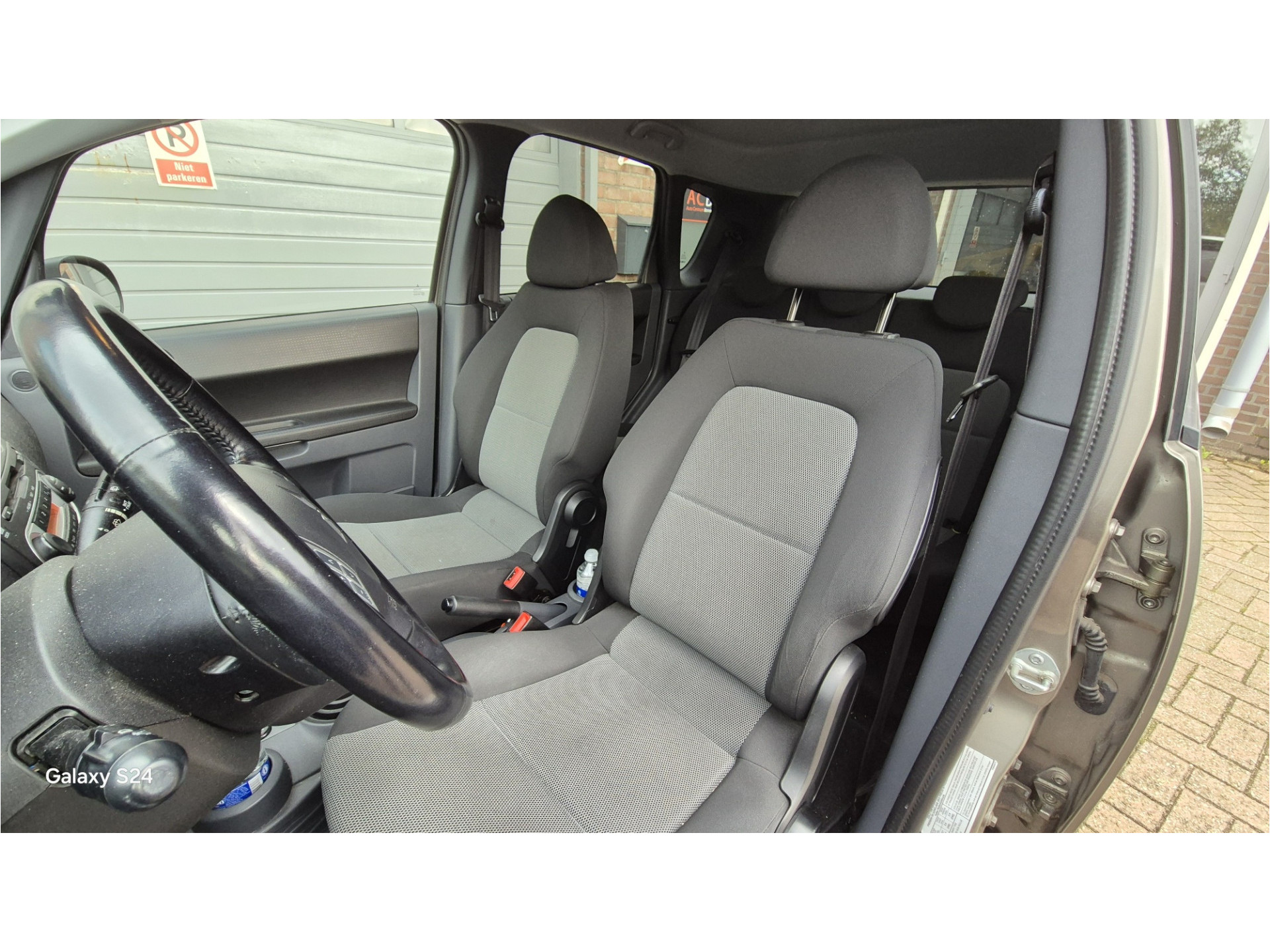 Mitsubishi Colt 1.3 48586963-15.jpg | Auto Centrum Bommelerwaard (A.C.B.) BV