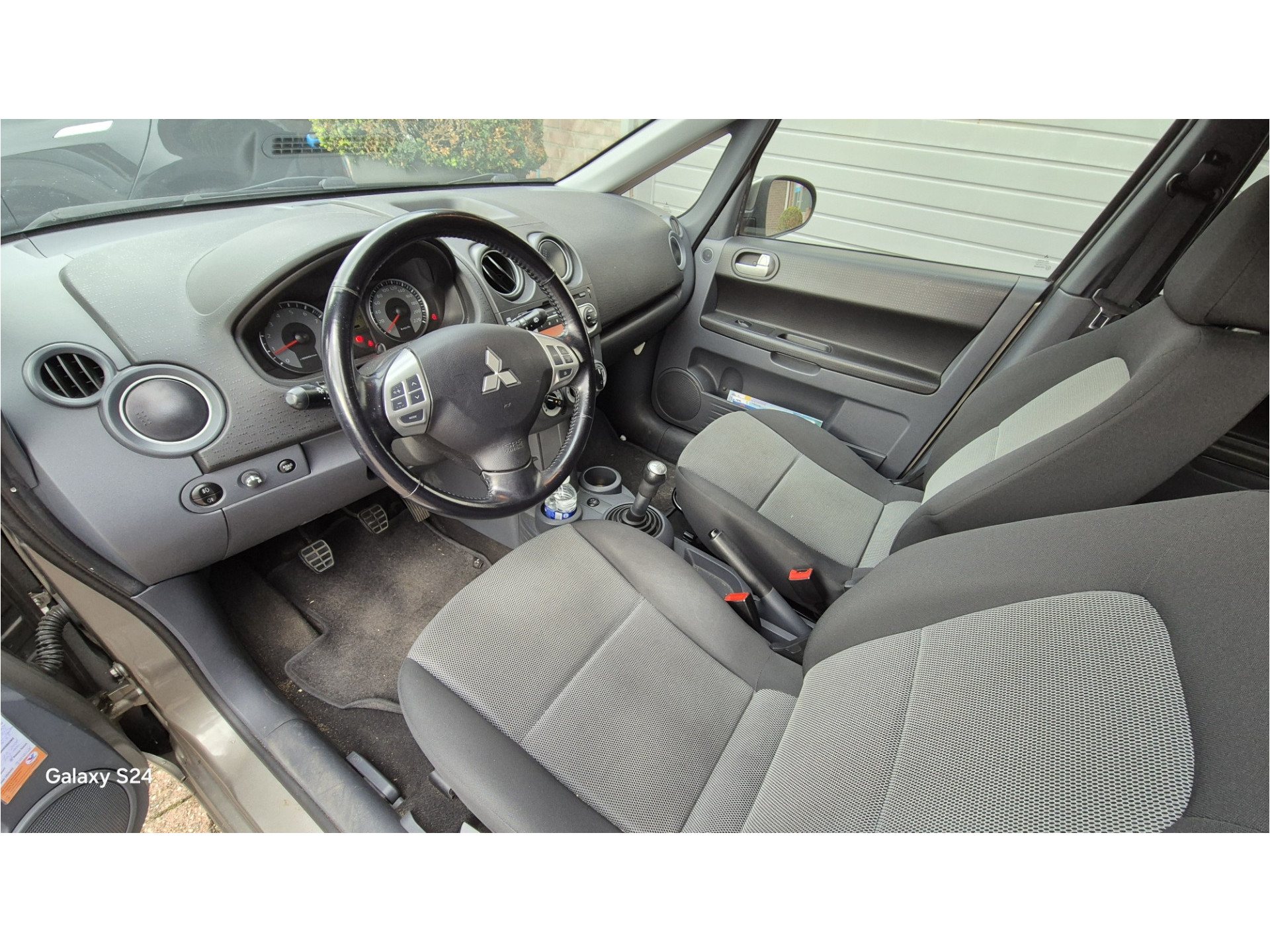 Mitsubishi Colt 1.3 48586963-17.jpg | Auto Centrum Bommelerwaard (A.C.B.) BV