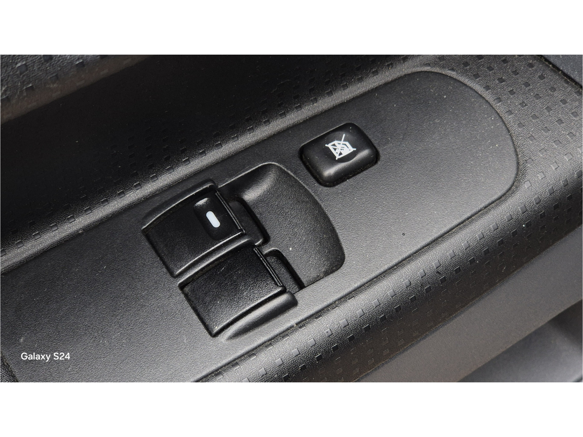 Mitsubishi Colt 1.3 48586963-18.jpg | Auto Centrum Bommelerwaard (A.C.B.) BV