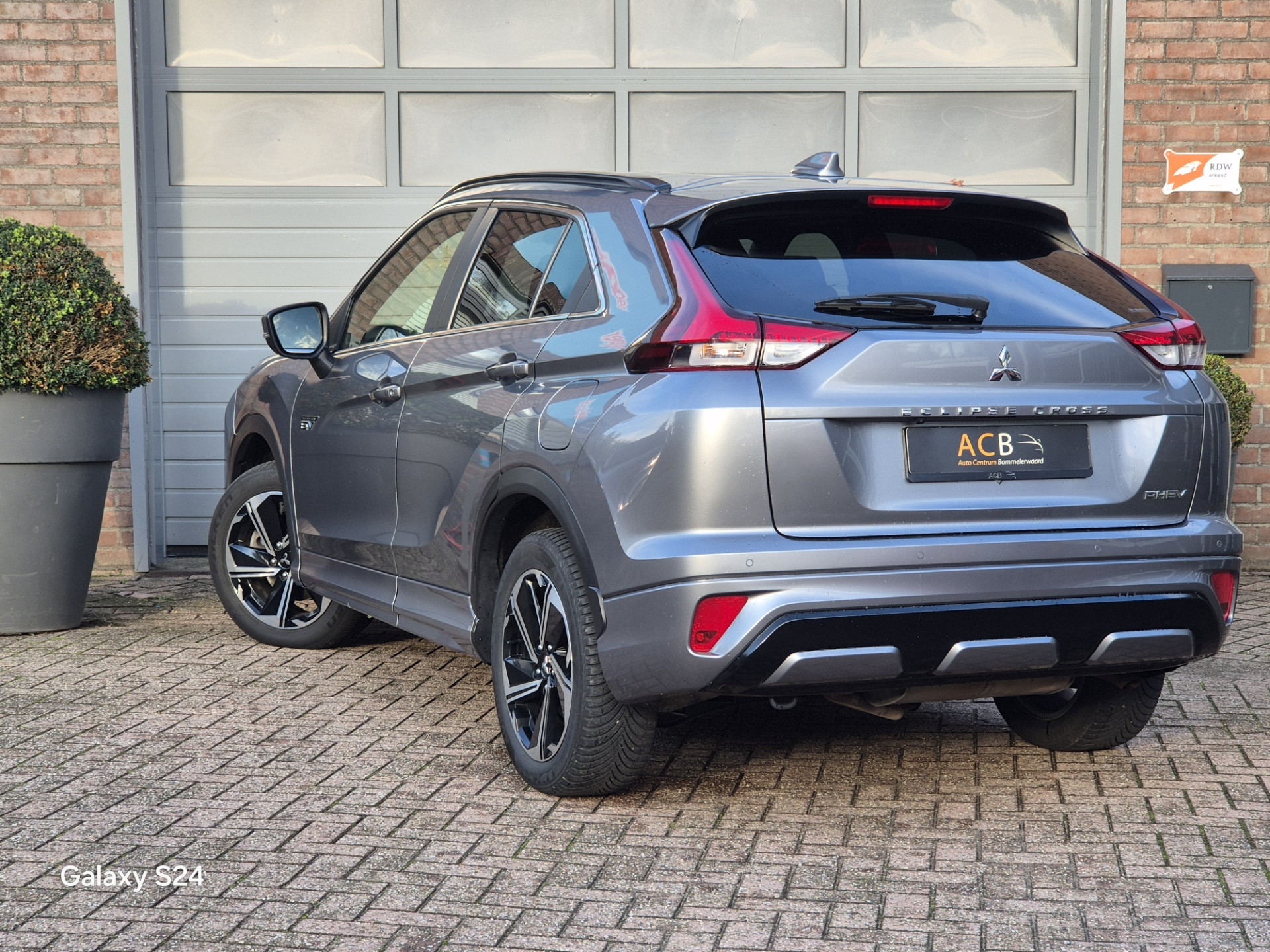 Mitsubishi Eclipse Cross 2.4 PHEV Executive 48611301-4.jpg | Auto Centrum Bommelerwaard (A.C.B.) BV