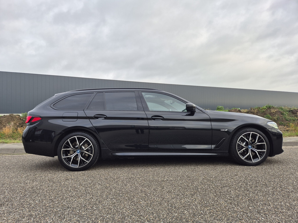 BMW 5 Serie 530 e M-Sport Hybride Schuifdak, Leder 49926831-1.jpg | Auto Centrum Bommelerwaard (A.C.B.) BV