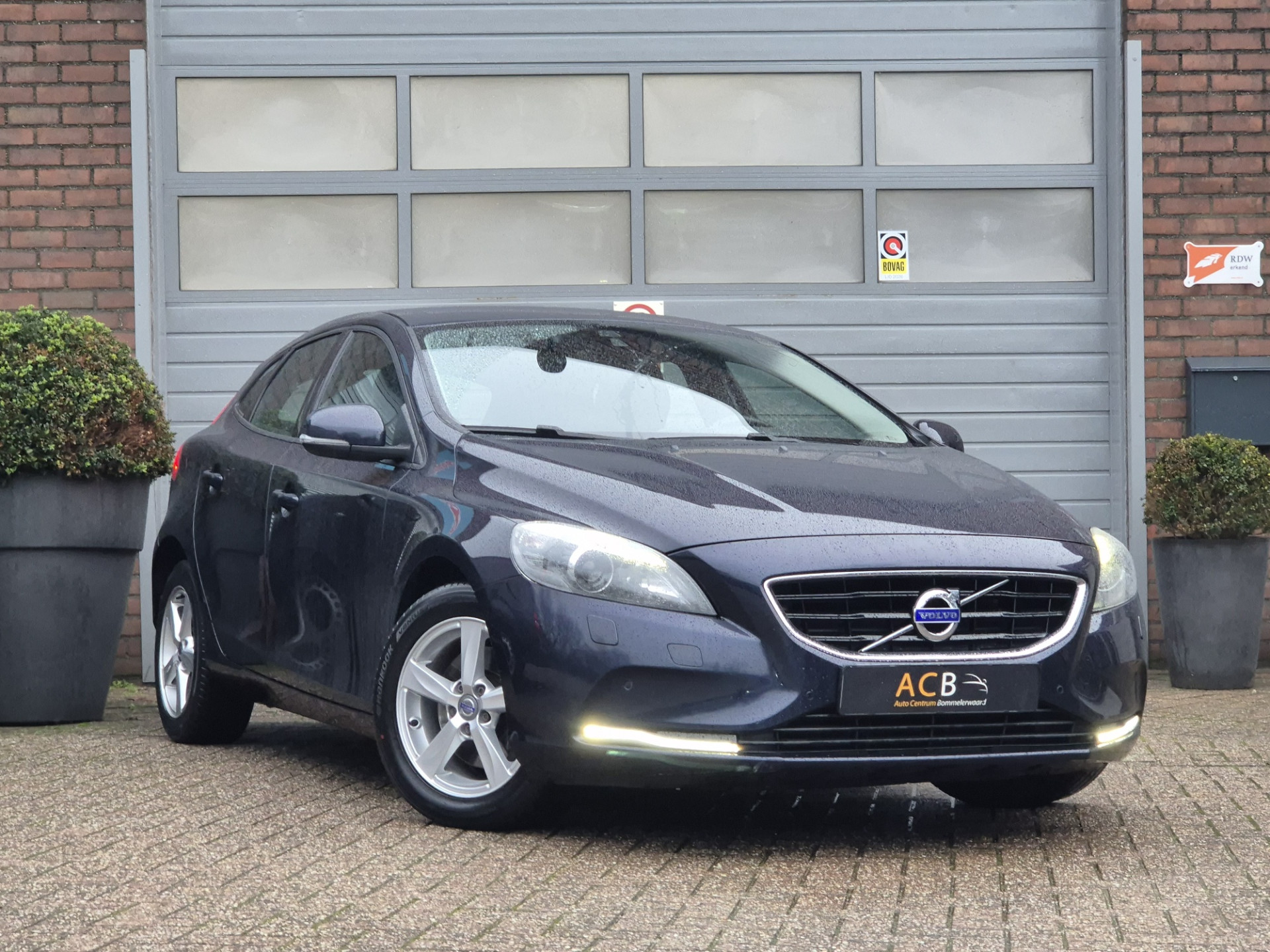 Volvo V40 2.0 T2 Summum-Leder-Trekhaak 50164137-0.jpg | Auto Centrum Bommelerwaard (A.C.B.) BV