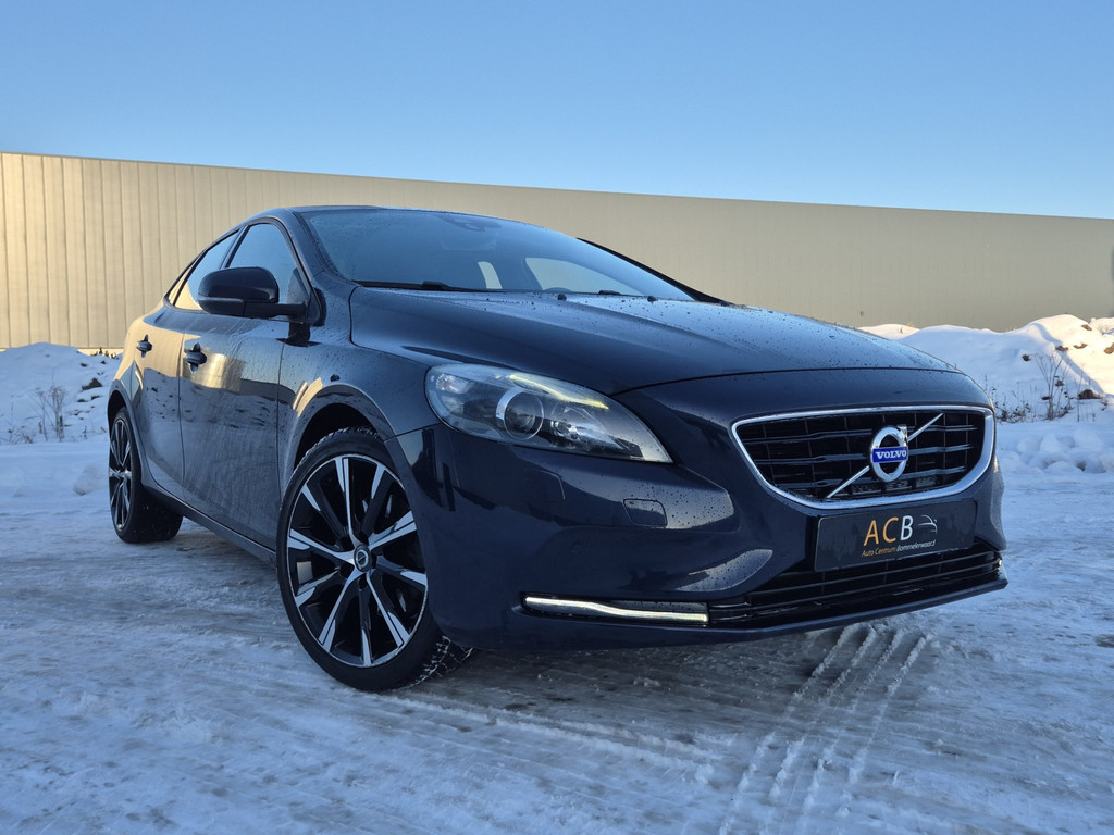 Volvo V40 2.0 T2 Summum-Leder-Trekhaak 50164137-0.jpg | Auto Centrum Bommelerwaard (A.C.B.) BV
