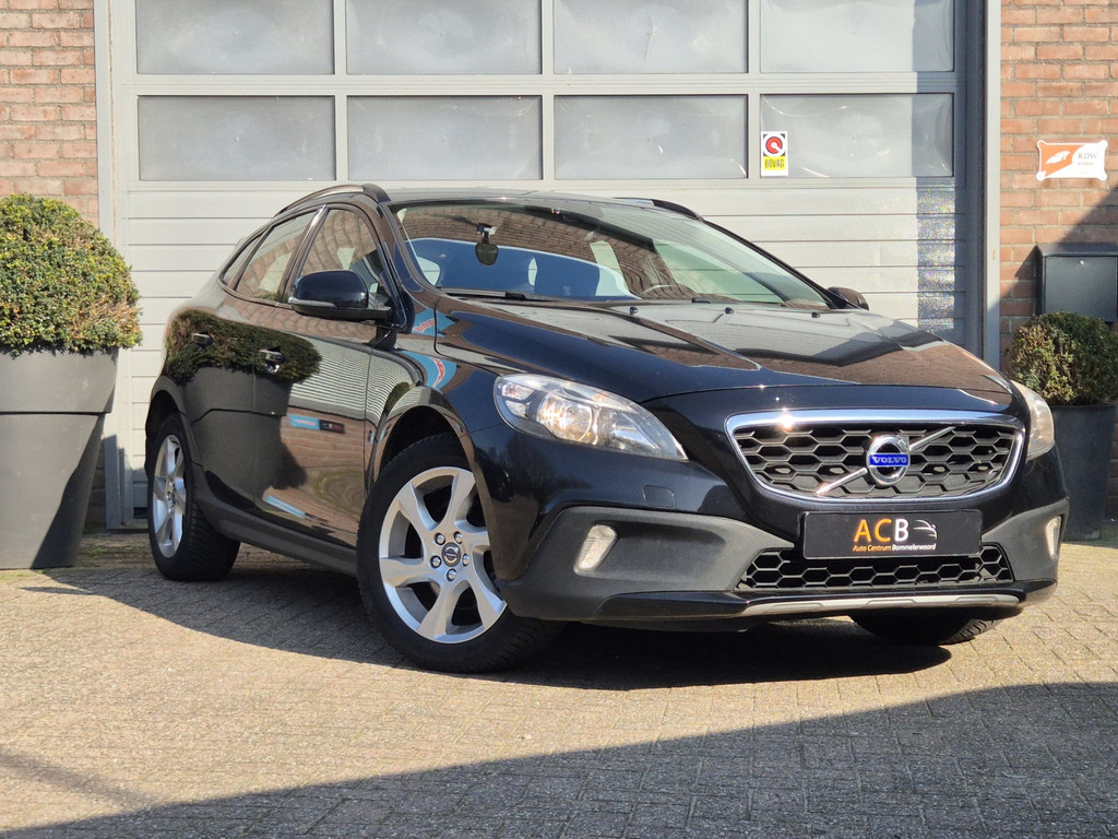 Volvo V40 Cross Country 1.6 T4 180 pk Momentum, NAP, 51816963-0.jpg | Auto Centrum Bommelerwaard (A.C.B.) BV
