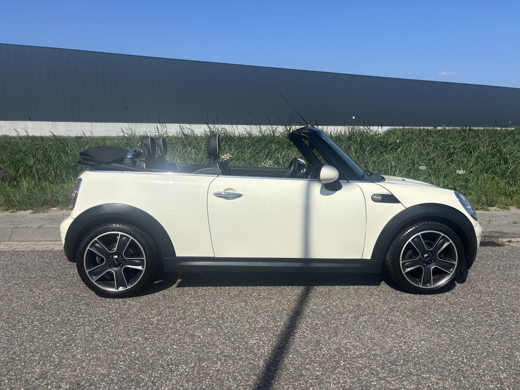 MINI Cabrio 1.6 Cooper 54937470-0.jpg | Auto Centrum Bommelerwaard (A.C.B.) BV