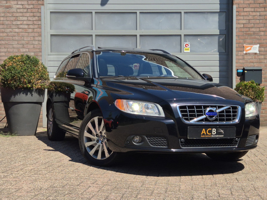 Volvo V70 1.6 T4 Limited Edition 55525572-0.jpg | Auto Centrum Bommelerwaard (A.C.B.) BV