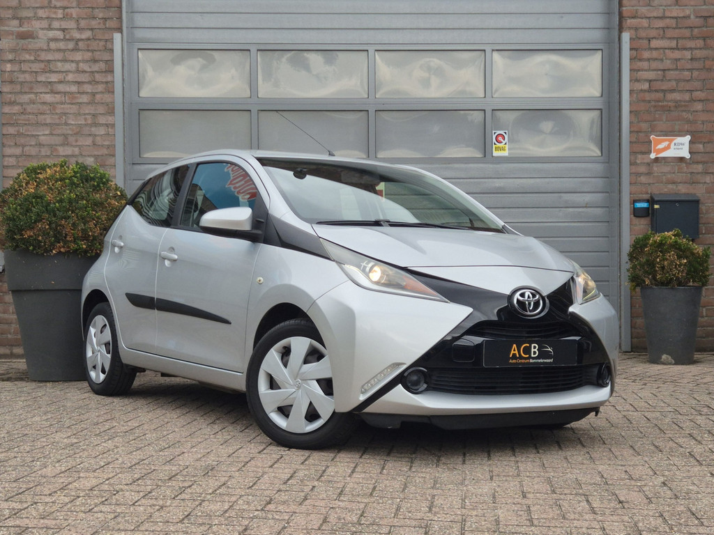 Toyota Aygo 1.0 VVT-i x-play / Cruise Control 56021407-0.jpg | Auto Centrum Bommelerwaard (A.C.B.) BV