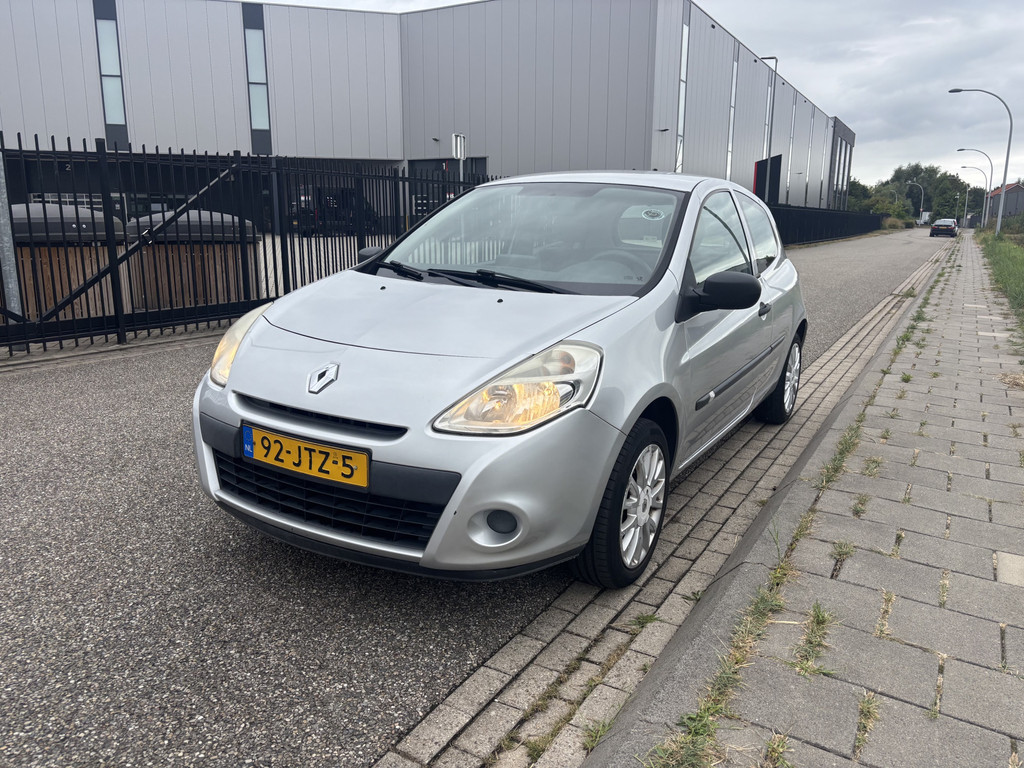 Renault Clio 1.2 Special Line 56034981-0.jpg | Auto Centrum Bommelerwaard (A.C.B.) BV