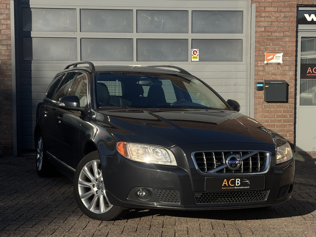Volvo V70 2.0T Momentum 56954169-0.jpg | Auto Centrum Bommelerwaard (A.C.B.) BV